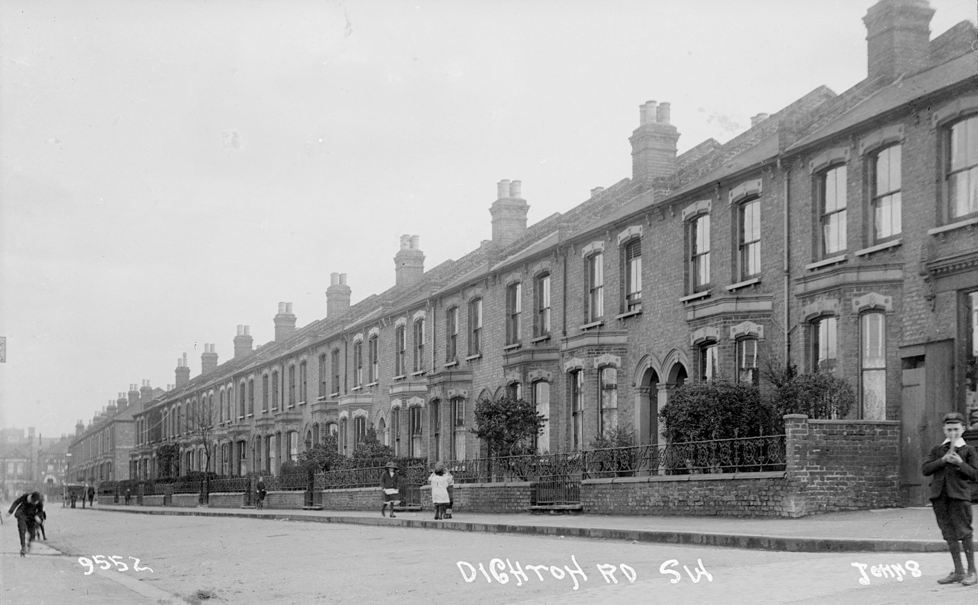 Fig. 34: Example of historic boundary treatments to nearby street