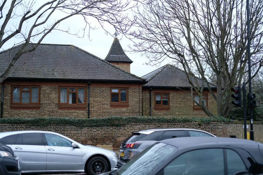 Fig. 101: Late C20 buildings on the corner of Roehampton Lane and Clarence Street