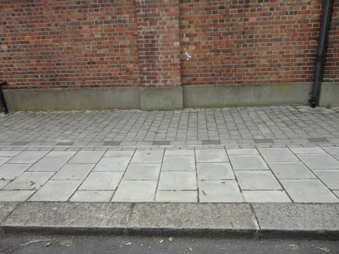 Figure 55: Paving outside 22 Balham New Road